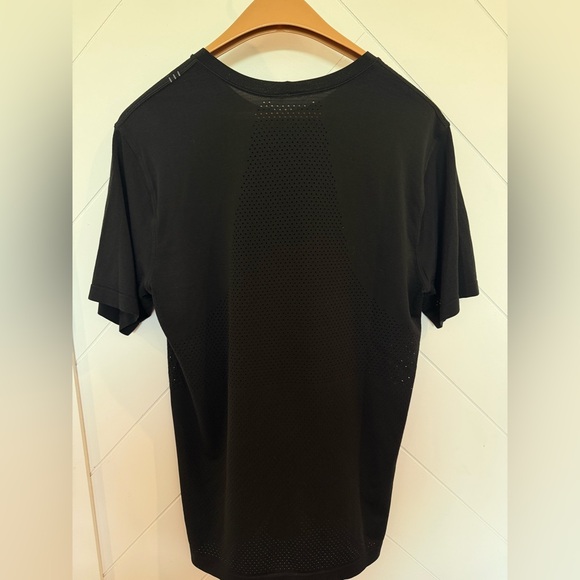 Pristine excellent Lululemon Men’s Metal Vent Tech Breathe Tee Black Size: M - Picture 10 of 12